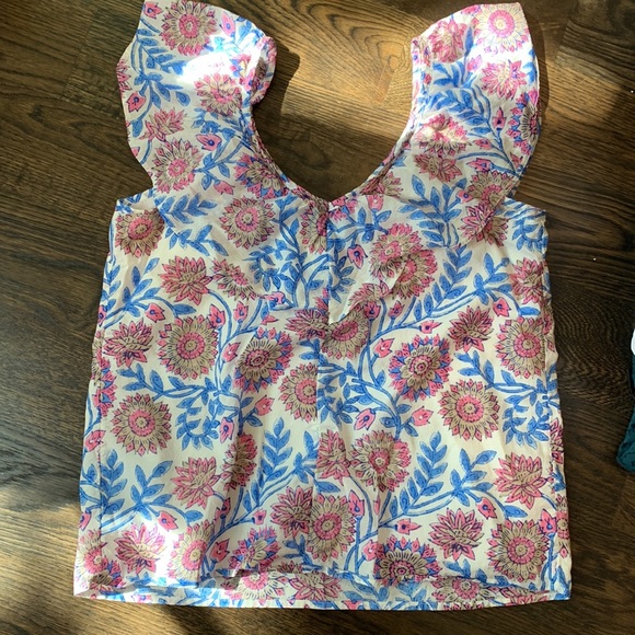 Floral Ruffle Top - Picture 3 of 4